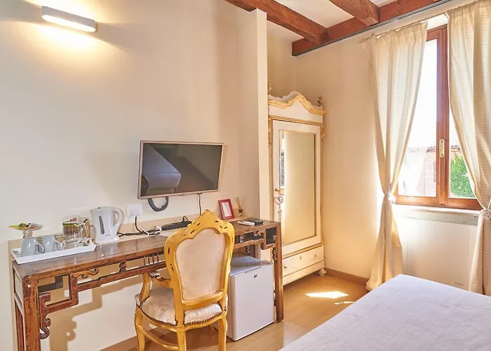 لو سويت دي جوليتا فندق مبيت وإفطار 4*